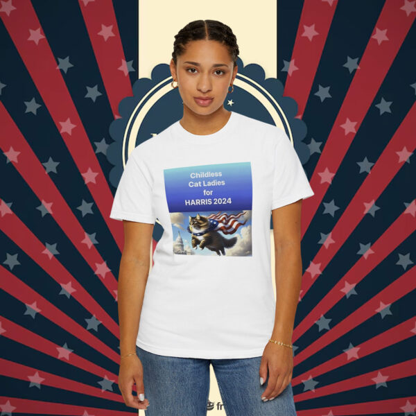 Childless For Cat Ladies For Kamala Harris Unisex T-Shirt