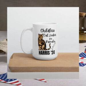 Childless Cat Ladies for Kamala Harris White glossy Mug