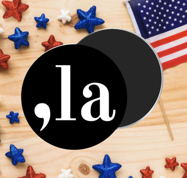 Comma-La Kamala Harris Buttons